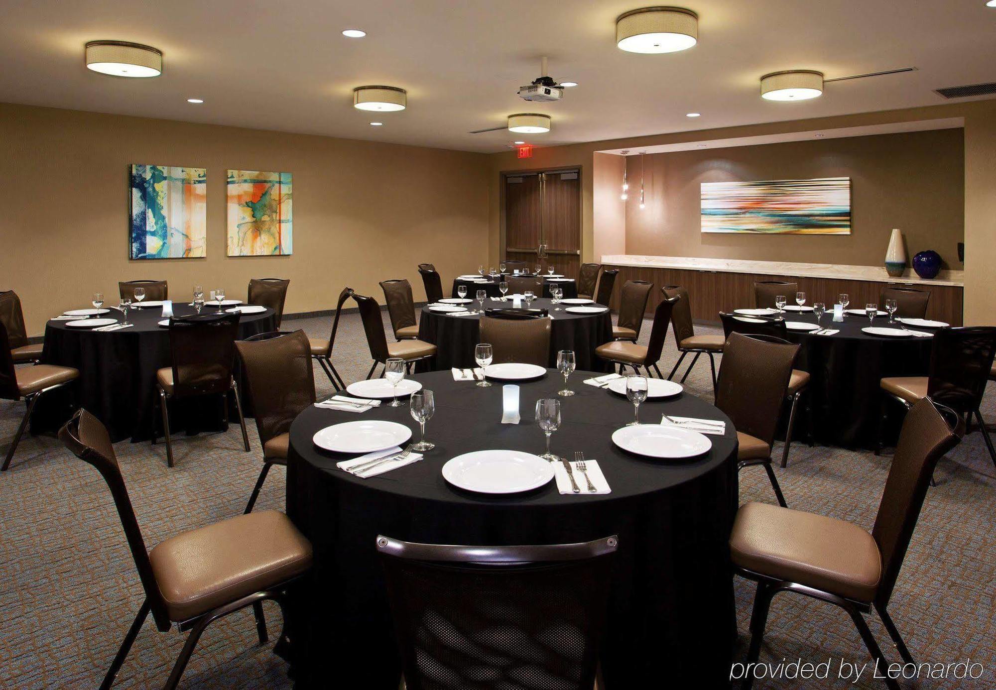 Courtyard By Marriott Orlando South/Grande Lakes Area Bagian luar foto